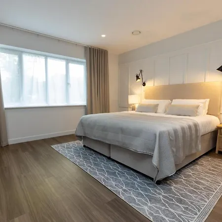 The Kingswood Otel