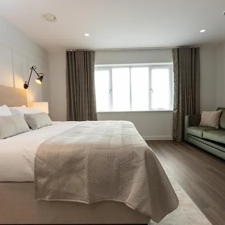 The Kingswood Otel
