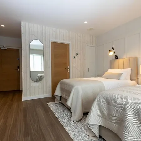 The Kingswood Otel